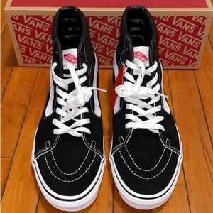 Sk8-Hi black/black/white vans